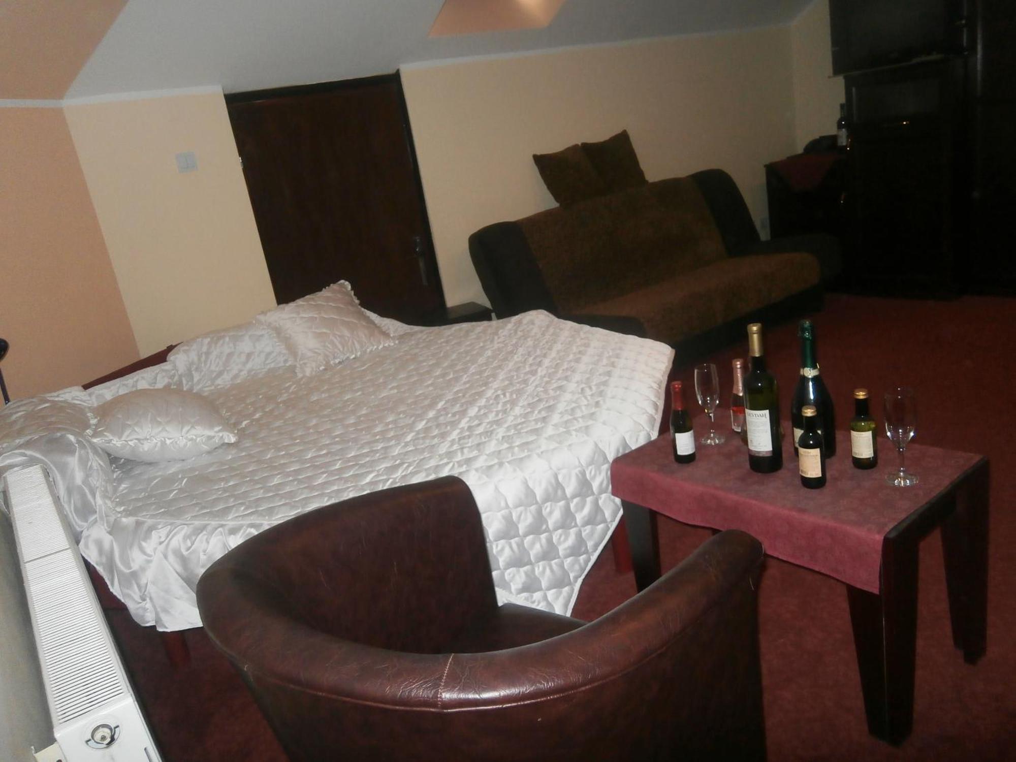 Hotel Vila Mitic Luxx Spa Centar เลสโควัซ ภายนอก รูปภาพ