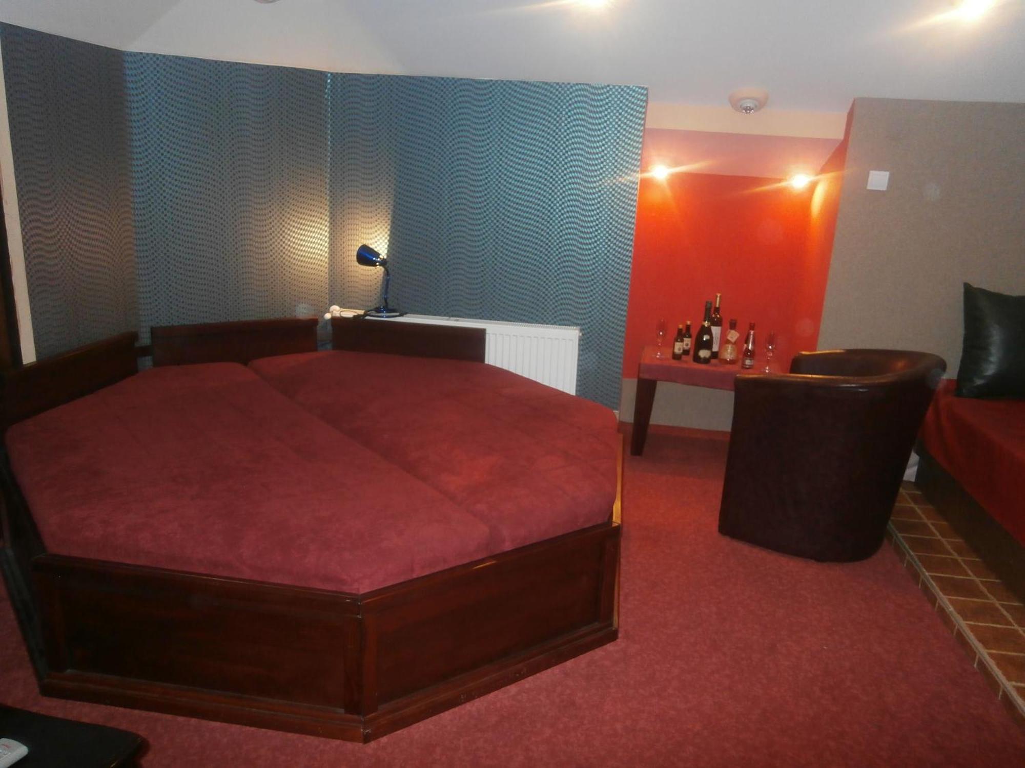 Hotel Vila Mitic Luxx Spa Centar เลสโควัซ ภายนอก รูปภาพ