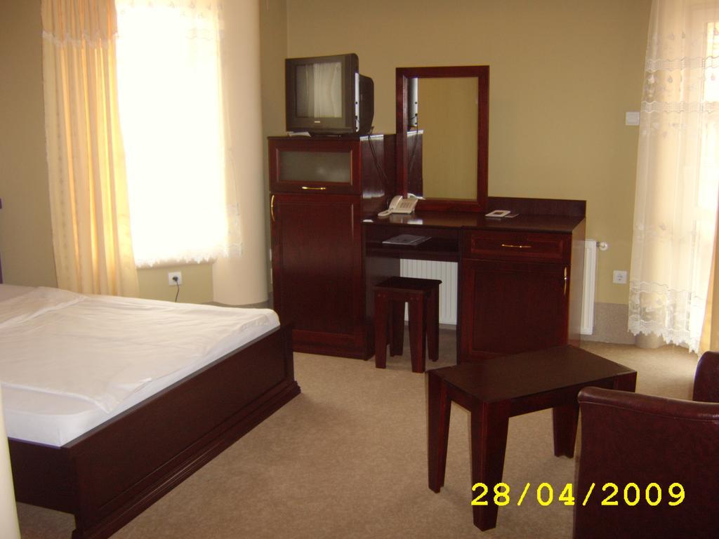 Hotel Vila Mitic Luxx Spa Centar เลสโควัซ ภายนอก รูปภาพ