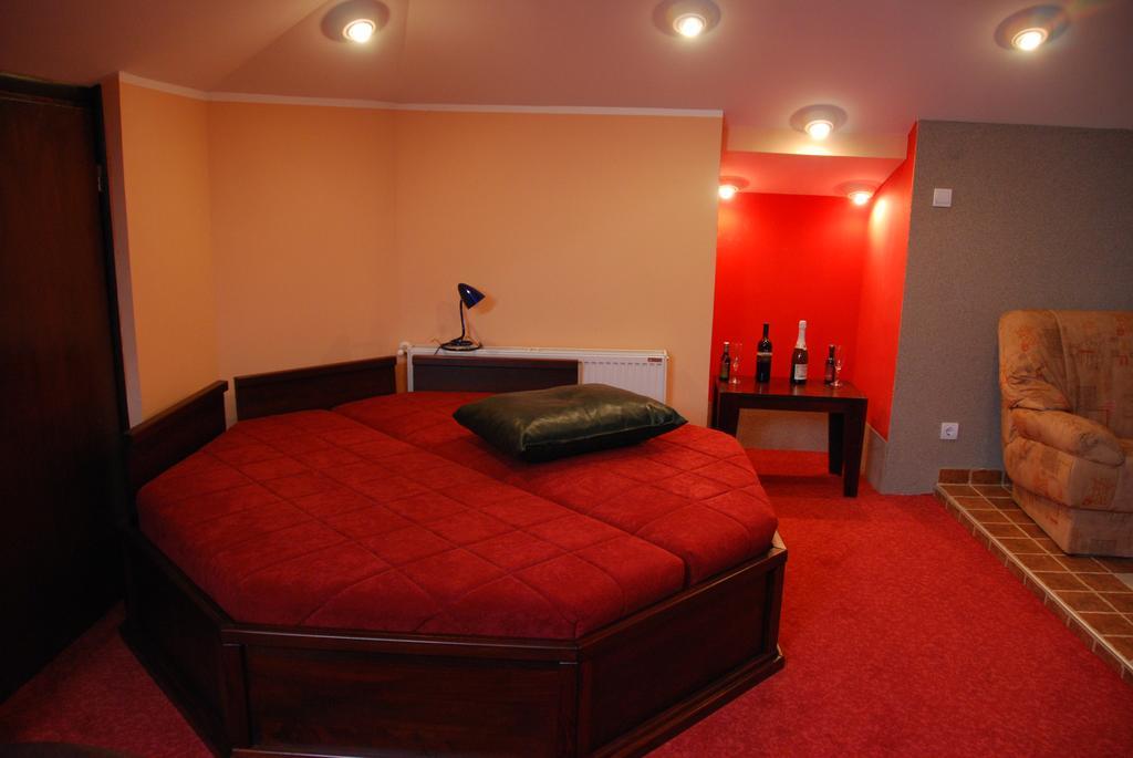Hotel Vila Mitic Luxx Spa Centar เลสโควัซ ภายนอก รูปภาพ